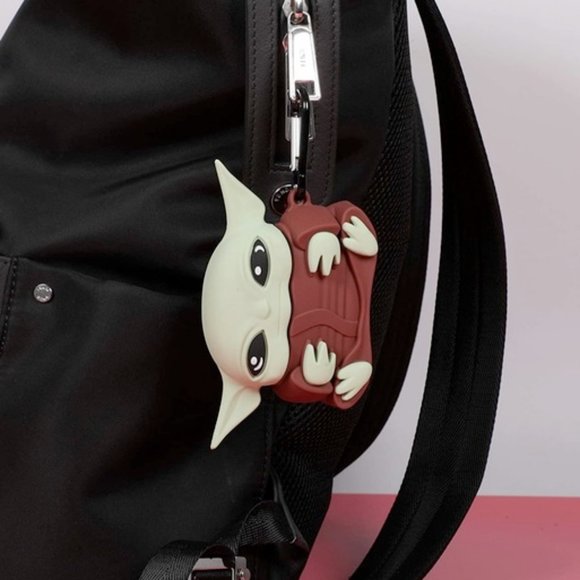 NWT Baby Yoda Mandalorian Grogu Silicone Case for Apple AirPods Pro - Picture 6 of 6